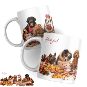 Vit keramikmugg med texten "God jul" i röd skrivstil samt ett juligt motiv med hundar som samlats runt ett bakbord fyllt med nygräddade lussebullar, en skål med smet och juldekorationer.
